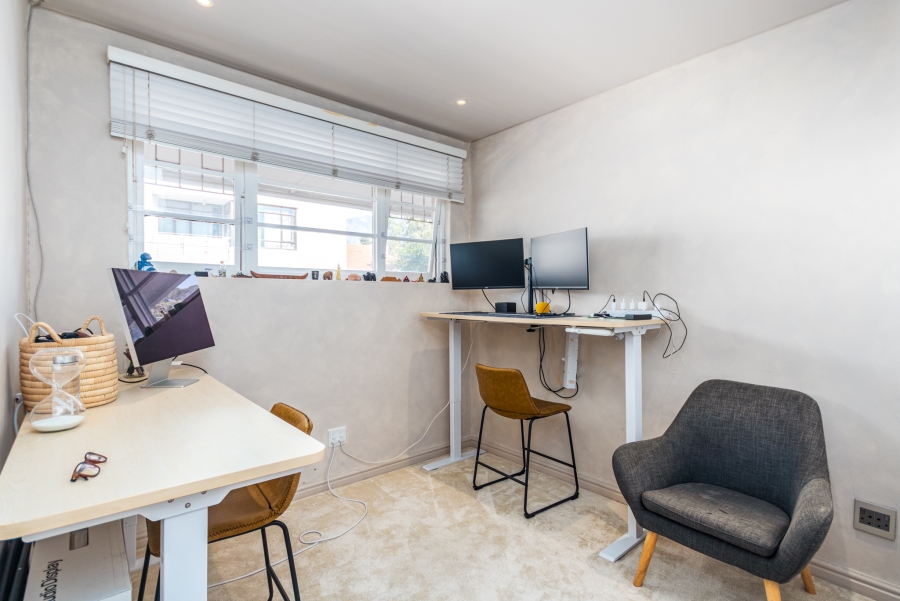 2 Bedroom Property for Sale in Green Point Western Cape